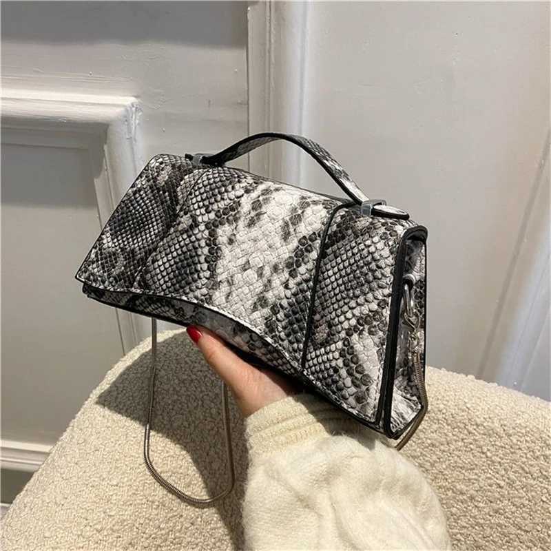 Snake Skin Wens Bag 2021 New Luxury Design Fem Hour Bag PU Chain Shoder Crossbody Purse Lady Travel Shopper Handbag Y251121