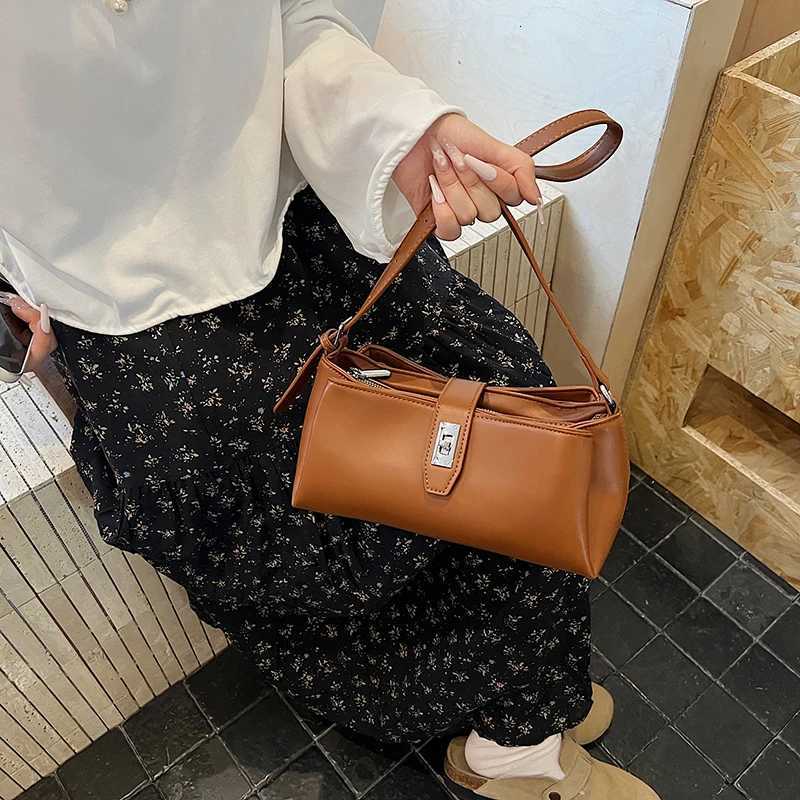 XMT7563 High-End Armpit Bag 2025 Autumn and Winter New Trendyy Fi Shoder Bag Baguette Bag Simple Elegant Crossbody Bag Y251121
