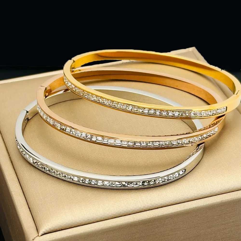 Luxury Shiny Full Zircon Cuff Bracelet for Women Charm Fashion Gold Color Stainless Steel Colorfast Bangle Bride Jewelry GiftW251121