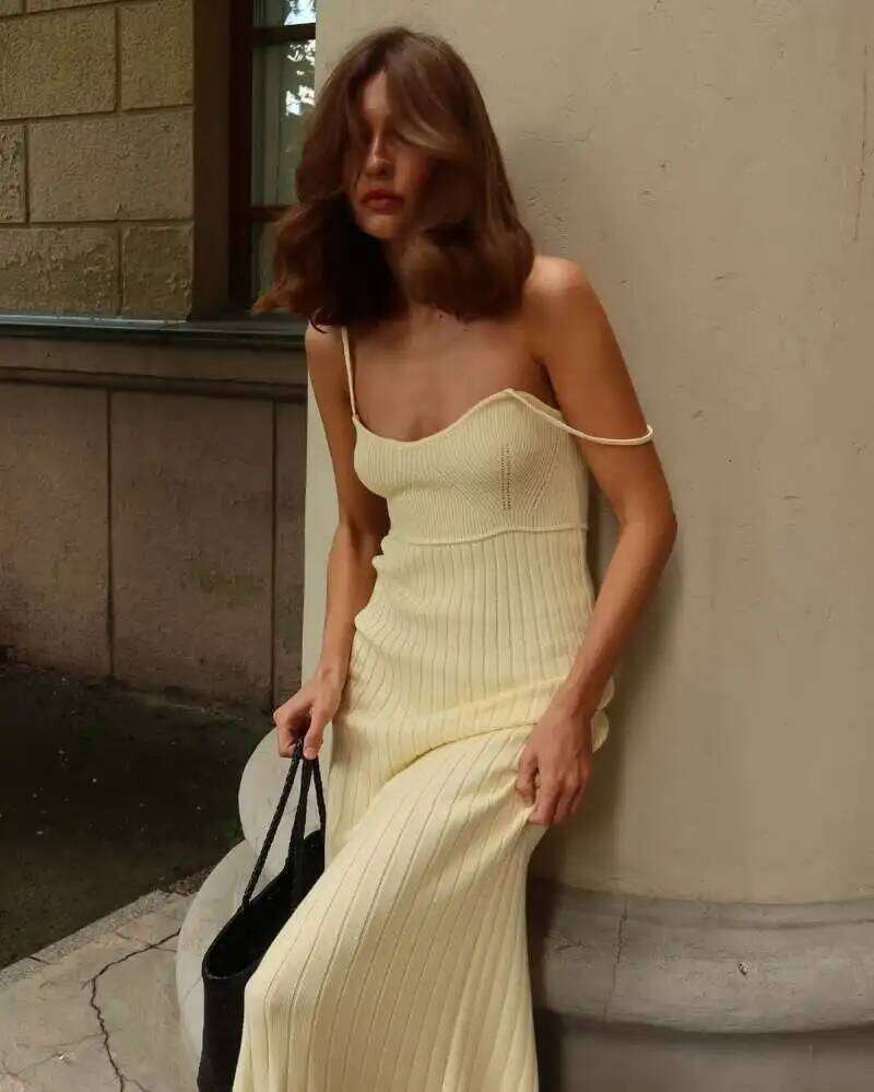 Women Streetwear Black Sweater Elegant Sleeveless Yellow Knitted Pleated Long Dress Female High Waist Sling Party Dresses