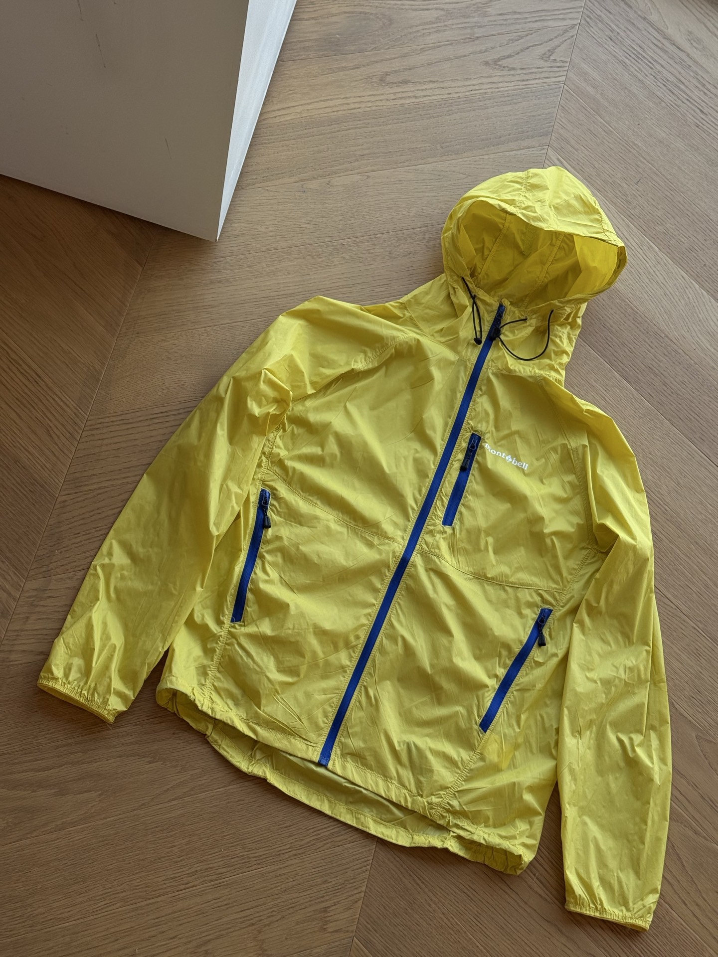 Mens Jackets Outdoor Sports Womens Windproof Lightweight Packable Skin Jacket UV Protection Hooded Outerwear for Men and Women