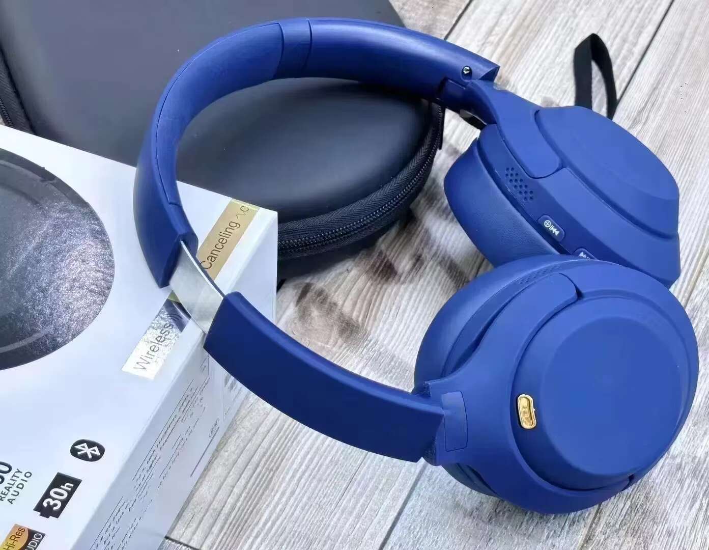 WH-1000XM4 Stereo Foldable Head mounted Wireless Earphones, Sports Waterproof Earphones