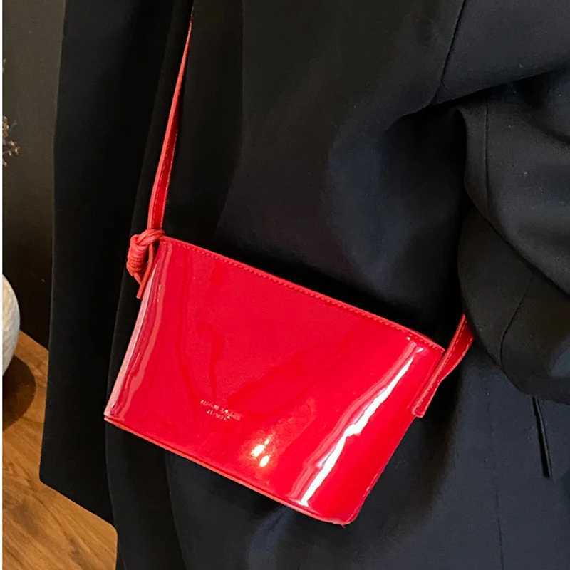 Fi Patent Leather Bag Wens Letter Mini Bucket Bags 2025 New Versatile Crossbody Pouch Summer Cmuter Shoder Bag Y251121