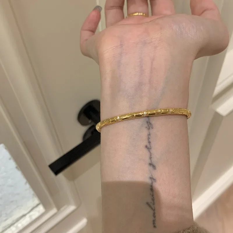 y antique gold craftsmanship creative snake bracelet suitable for women glossy diamond inlaid adjustable jewelry 250421