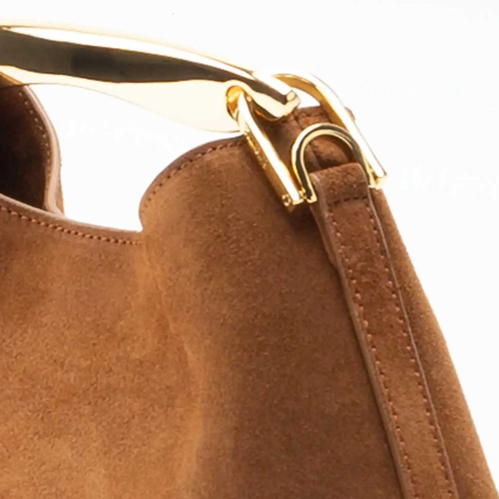 Mini Boerang Faux Suede Bag Luxury Designer Handbag for Ladies Elegant Wens Fiable Shoder Bag with Metal Y251121