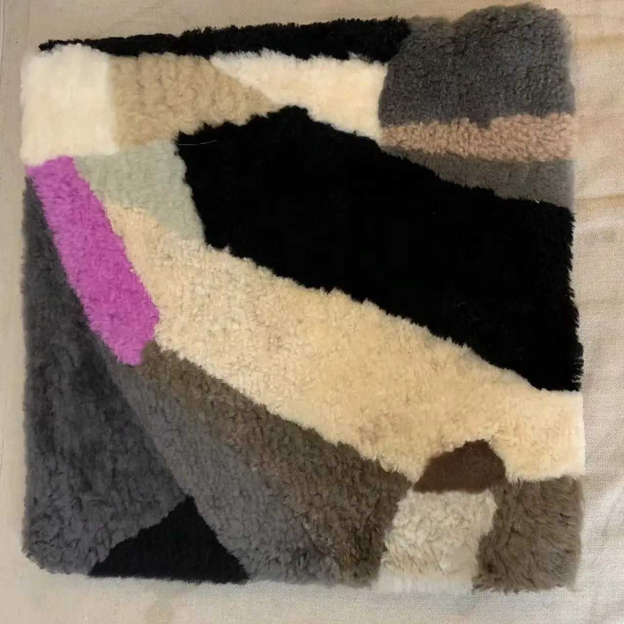 Unique patchwork art pattern chair cushion sheep leather butt pad thickened pure wool fur futon paw pet bed C251121