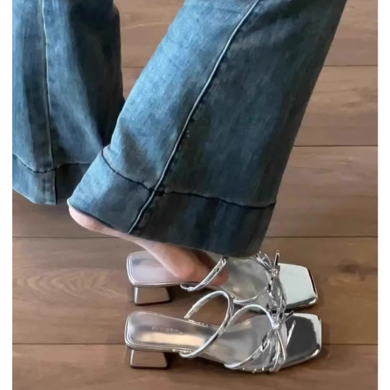 High heels womens outdoor wear 2025 summer new versatile niche French fashion bow tie thick heel slippers womens sandals