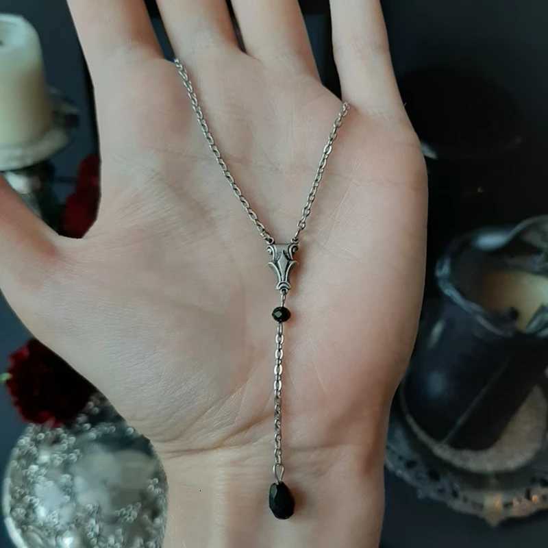 Victorian Rosary Crystal Necklace - Witchy Vampire Protection Crystals Alternative Goth Gothic RomanticXJ251121