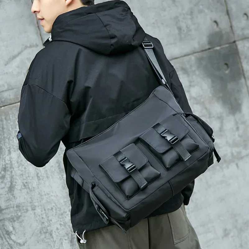 Fashion Casual Large Capacity Waterproof Messenger Shoder Bag Men Crossbody School Bag for Teenage Outdoor Man Black Big Travel Bags Y251121
