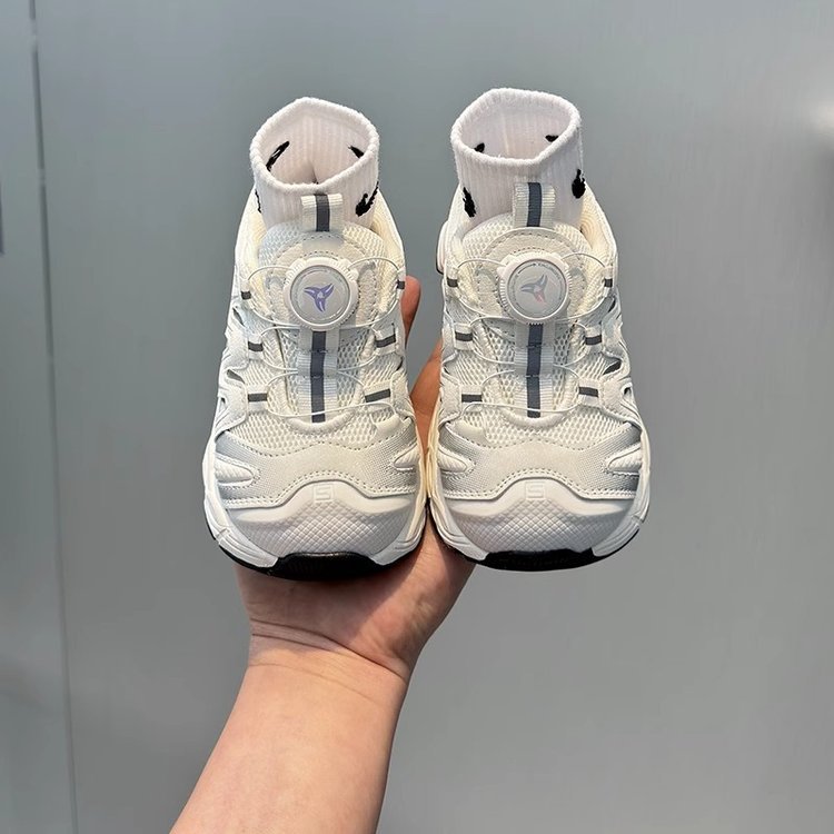 Hot New Free shipping for kids designer shoes running shoes pink white Fashion Sport Shoes with Rotating Buckle outdoor sneakers sport shoes