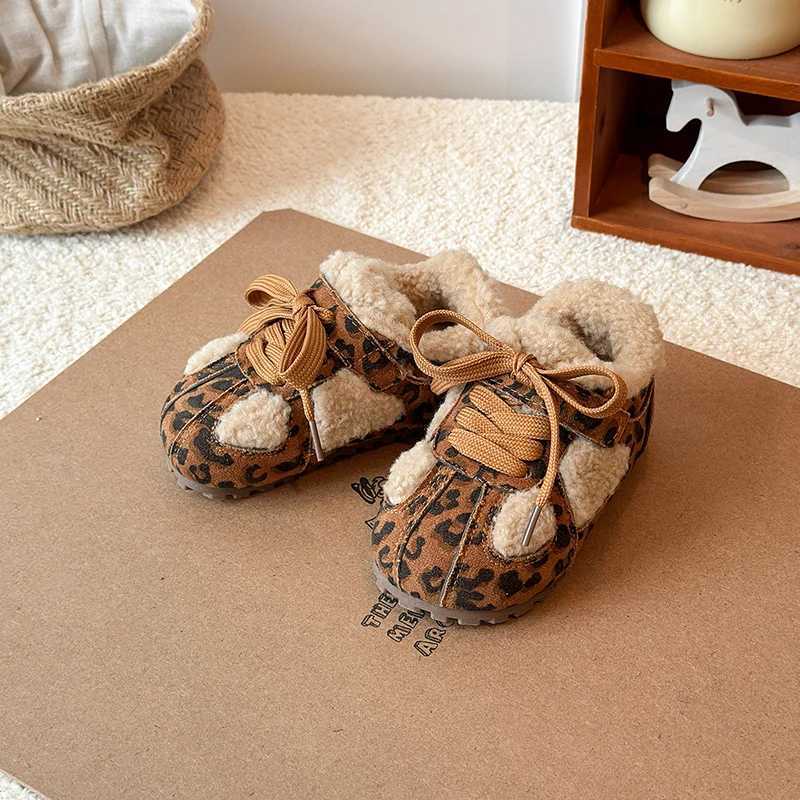 Baby Winter Fashion Round Toe Plus Velvet Girls Cute Flat Short Boots Lightweight Soft and Warm Cartoon Casual Walking ShoesW251121