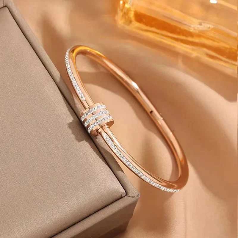 Charming Shiny Crystal Round Bangle For Women Gold/Silver/Rose Gold Color Metal Bracelet Exquisite Korean Style Girls JewelryW251121