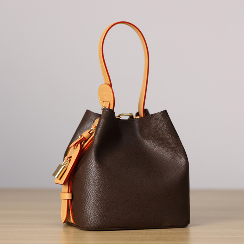 Exact Mirror Quality Bucket Bag Shoulder Designer Handbag 18CM BB Size Canvas Crossbody Bag With Gift Box LA01A1