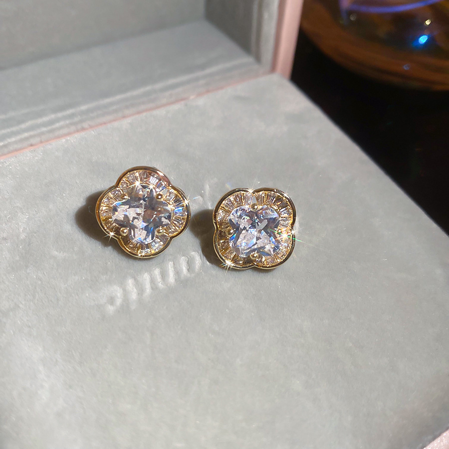 18k Real Gold Plated Silver Needle Zircon Flower Stud Simple Daily Commute Light Luxury High-end Feel Earrings for Women - view 6