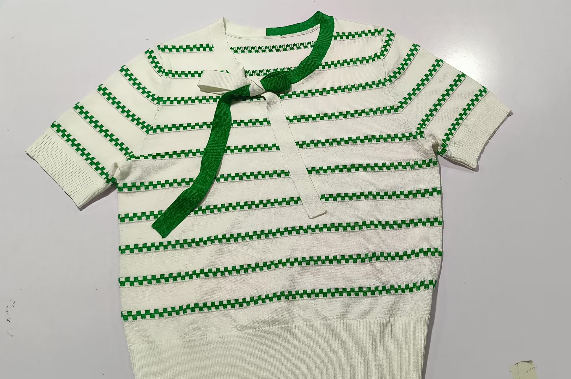 Women's bow tie clothing is fashionable Support customized styles with complete options