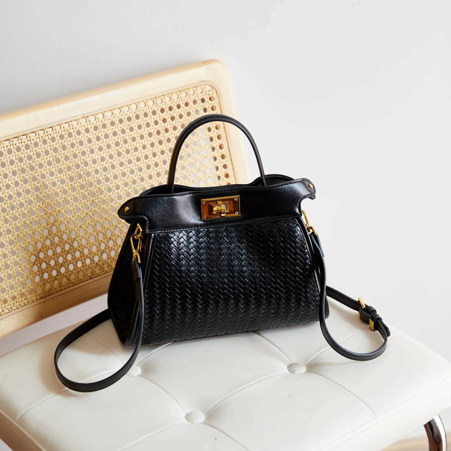 Shoder Bag Handbag Messenger Bag Simple and Fiable Rhbus Woven Pattern Wens Bag Texture Y251121