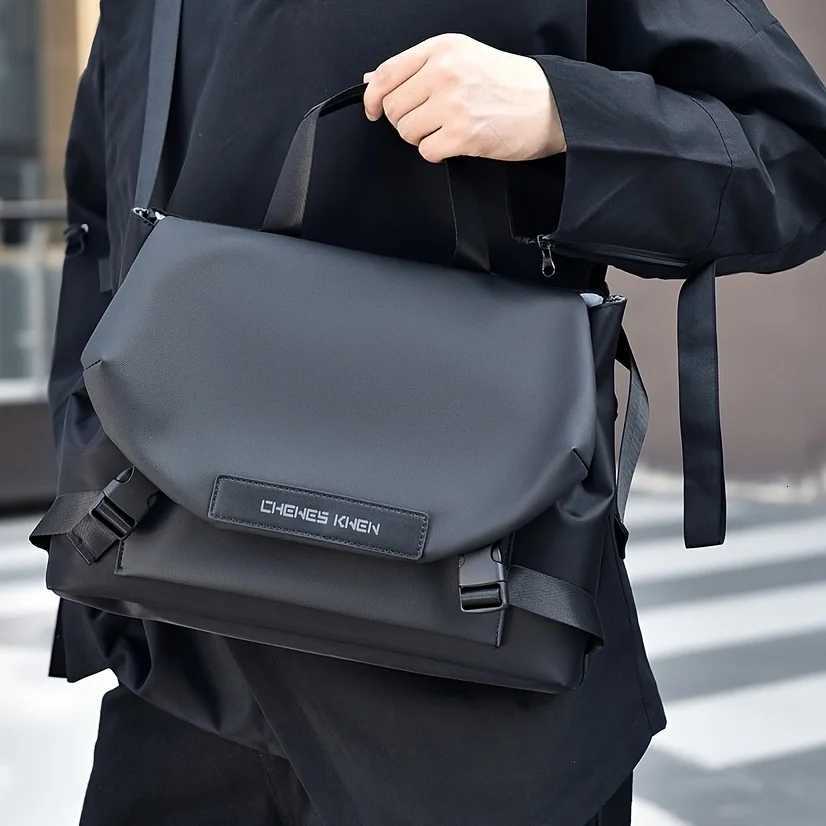 Fashion 2025 Mens Messenger Crossbody Shoder Bags Men Small Sling Pack For Work Business Waterproof Oxford Packs Sahel Purse Y251121