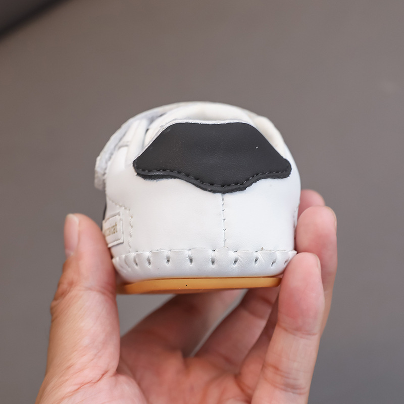 Luminous shoes, soft soled baby shoes, indoor shoes, fashionable and trendy shoes for young children, breathable sports shoes, casual children's 