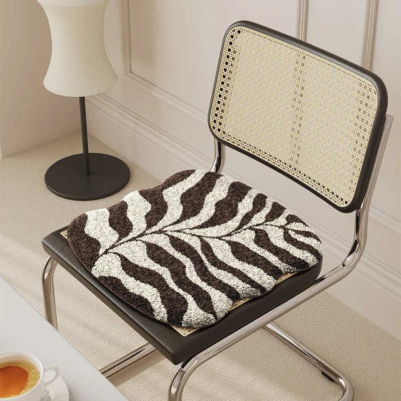 1pcs Faux Wool All Season Thickened Non-Slip Dining Chair Cushion Premium Ergonomic Cover for Table Stool and Office Use C251121