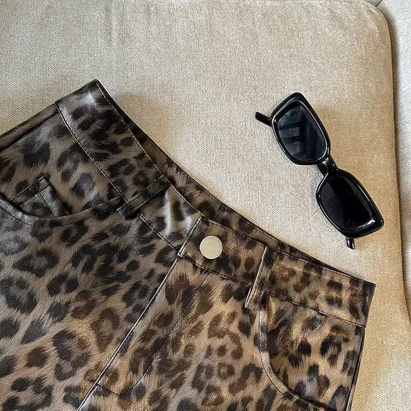 2025 New Womens Retro Leopard PU Leather Shorts High Waist Wide Leg Shorts Casual A-line Hot Pants M250421