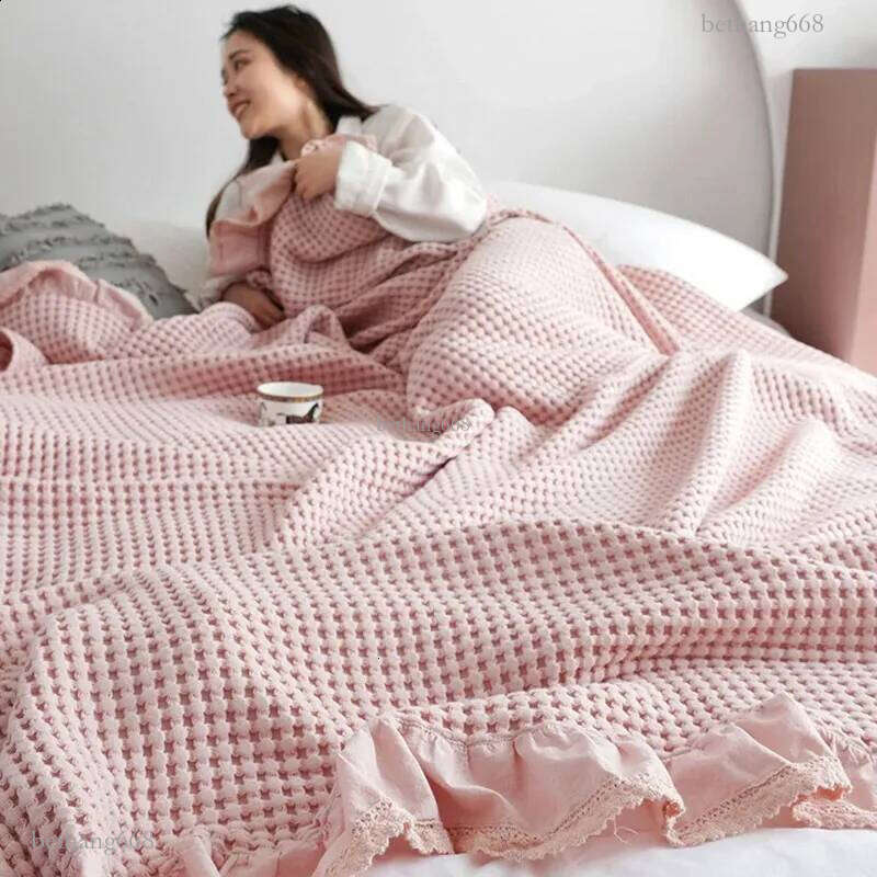 100% Cotton Soft Bed Plaid Home Japenese Knitted Blanket Corn Grain Waffle Embossed Summer Ruffles Warm Plaid Throw Bedspread 240726