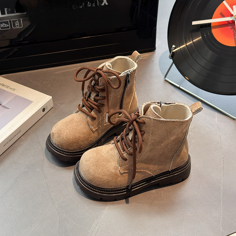 New designer shoes Girls Retro Stylish British Style Martin Boots Autumn Winter New Fashionable Handsome Boys Short Boots Versatile Leather Boots