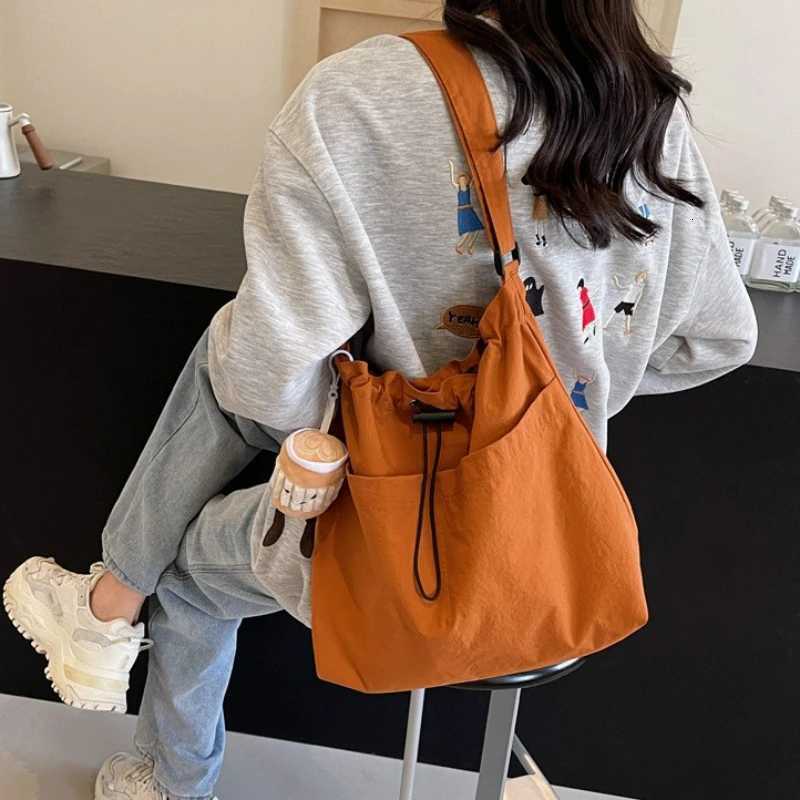 2024 New Nylon Shoulder Bag Fashionable Shrinkage Anti Wrinkle Crossbody Bag Lightweight Large Capacity Commuter Women Tote BagT251121