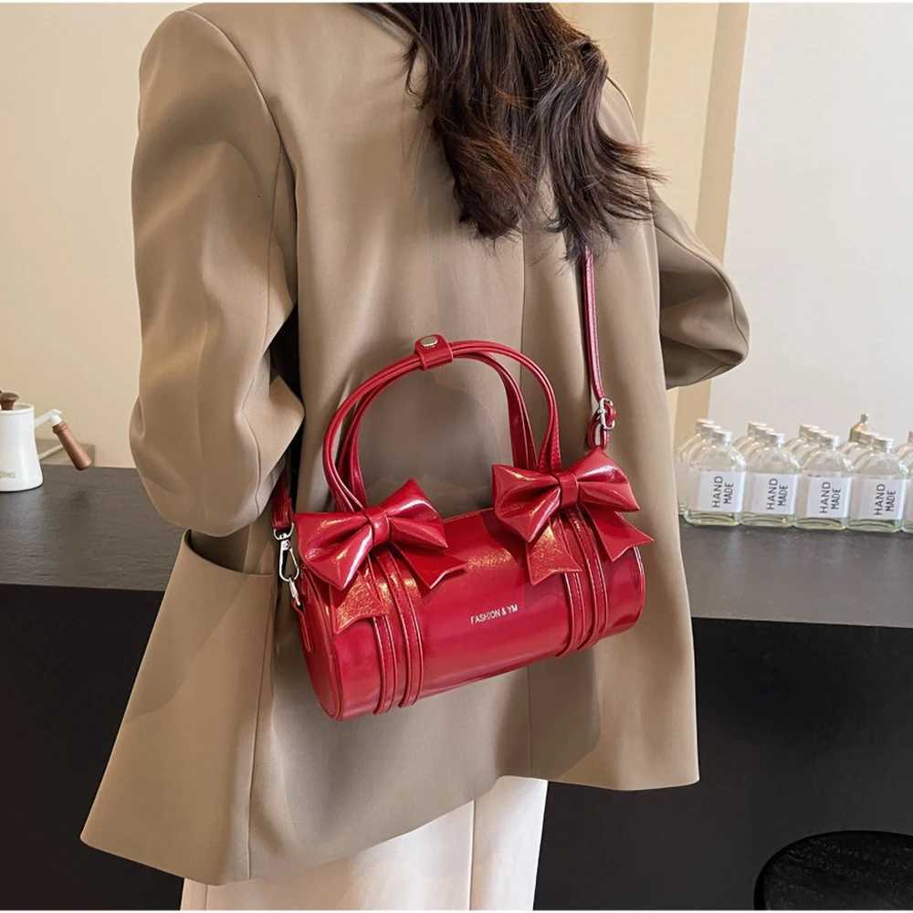 Fi Red Bow Bag for Wen 2024 Autumn New Single Shoder Underarm Bags Versatile Crossbody Handheld Cylinder Bag Y251121
