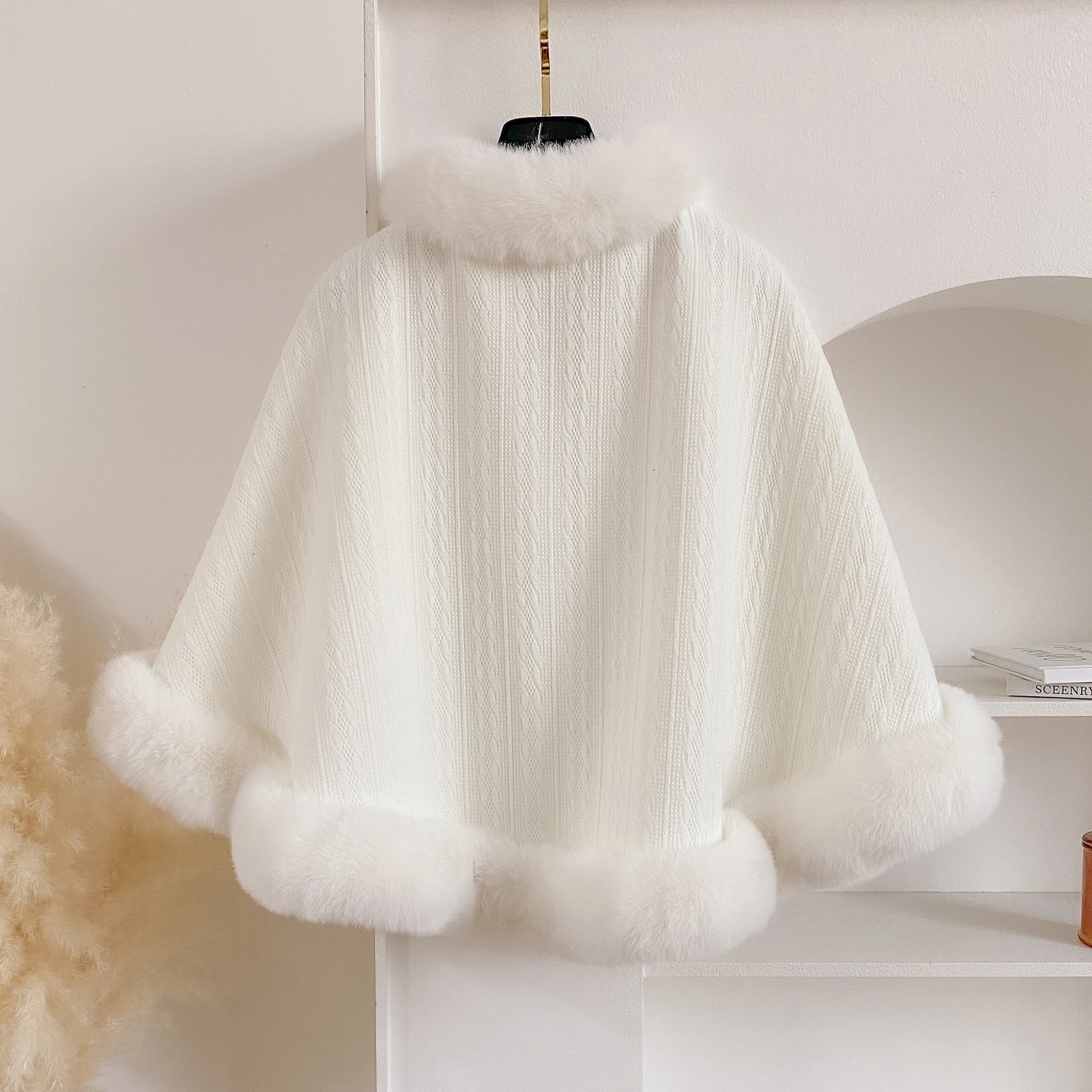 Winter Solid Poncho Thicken Fleece Collar Cape Coat Elegant Beautiful Women Christmas Party Dress Cloak Warm Wraps Gift 251112