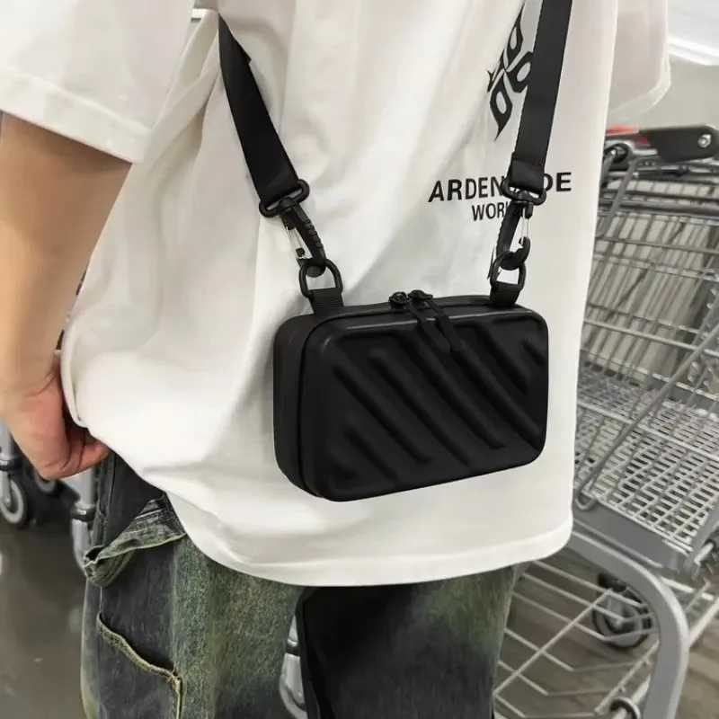 2025 New Mens Bag Fashion Trend Shoulder Bag High Quality Design Crossbody Bag PU Light Luxury Handbags HOT SALET251121