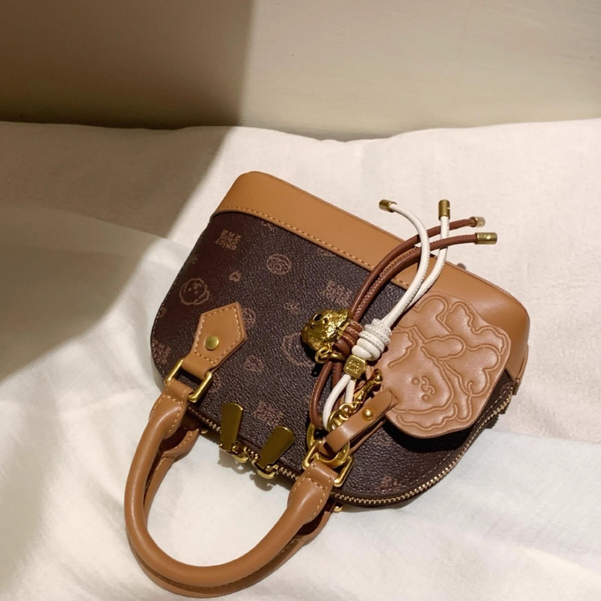 2025 New Nanfeng Chio2 Bread Dog Rumba Memory Shell Women's Single Shoulder Crossbody Bag Classic Fashion Handbag