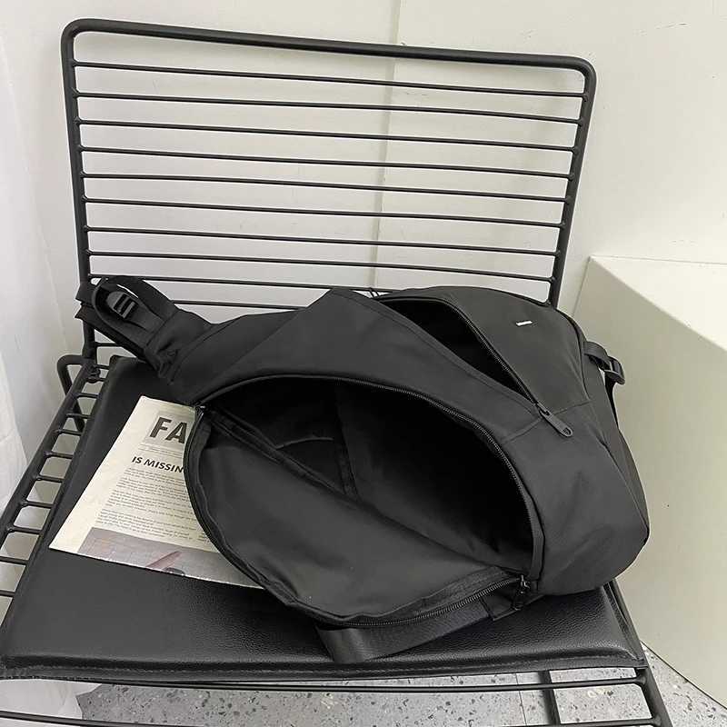 Fashion Large Capacity Mens Ch Pack Casual Hip Hop Travel Unisex Crossbody Bag High Quality Nyl Storage Shoder Bag Sling Bags Y251121