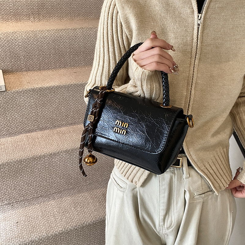 Free Shipping Designer Shoulder Bags Spring New Fashionable Vintage Black Casual Flap Pocket For Woman New Free Delivery Designer Bag