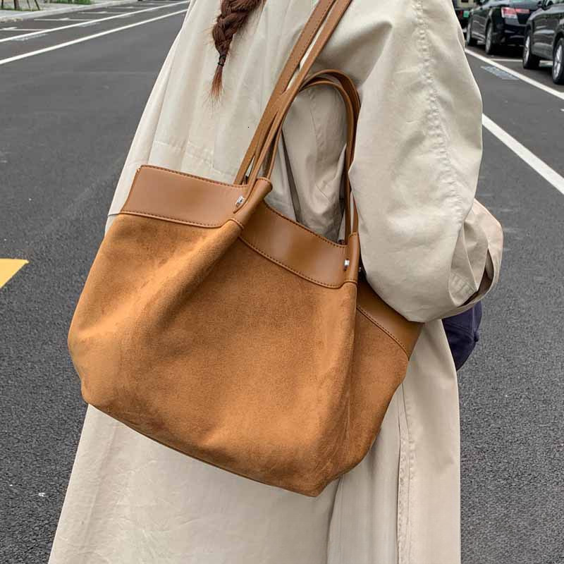 High end multifunctional shoulder bag, large capacity women's handbag, casual simple crossbody bag, designer bag, luxury bag, Christmas gift