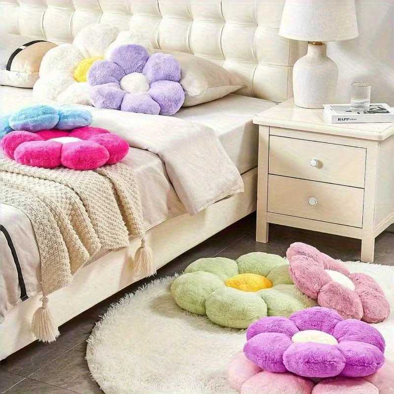 Soft Floral Shaped Plush -Polyester Fiber Decorative Cushion Charming Cozy Accessory for Living Room Bedroom Decoration C251121