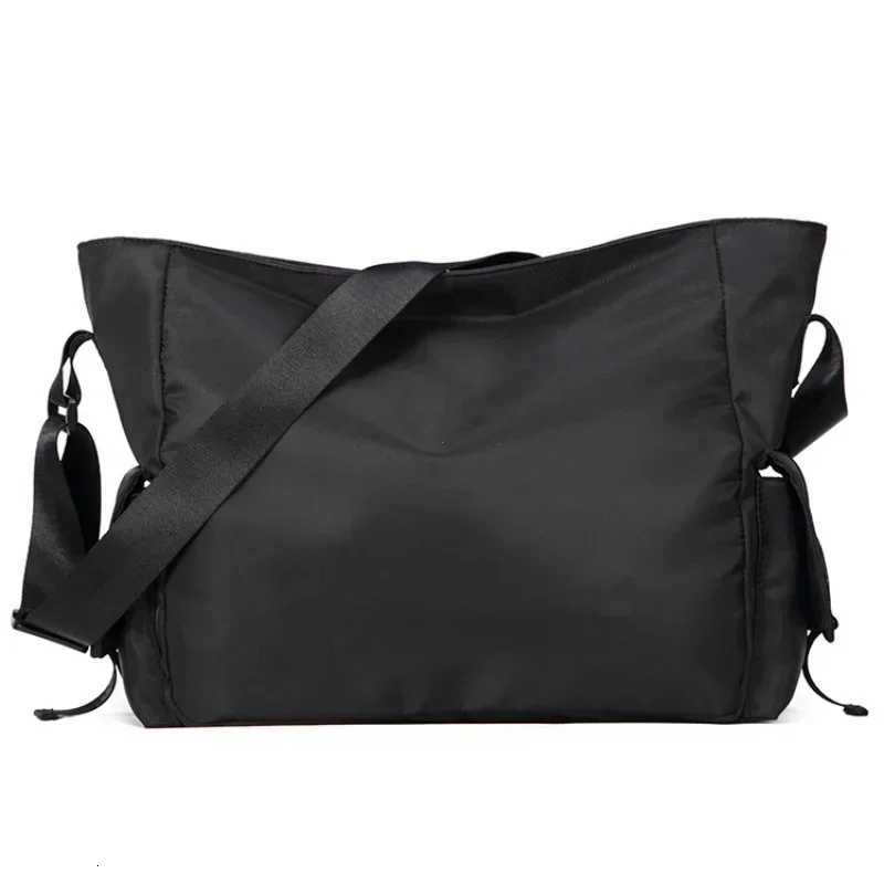 Fashion Casual Large Capacity Waterproof Messenger Shoder Bag Men Crossbody School Bag for Teenage Outdoor Man Black Big Travel Bags Y251121