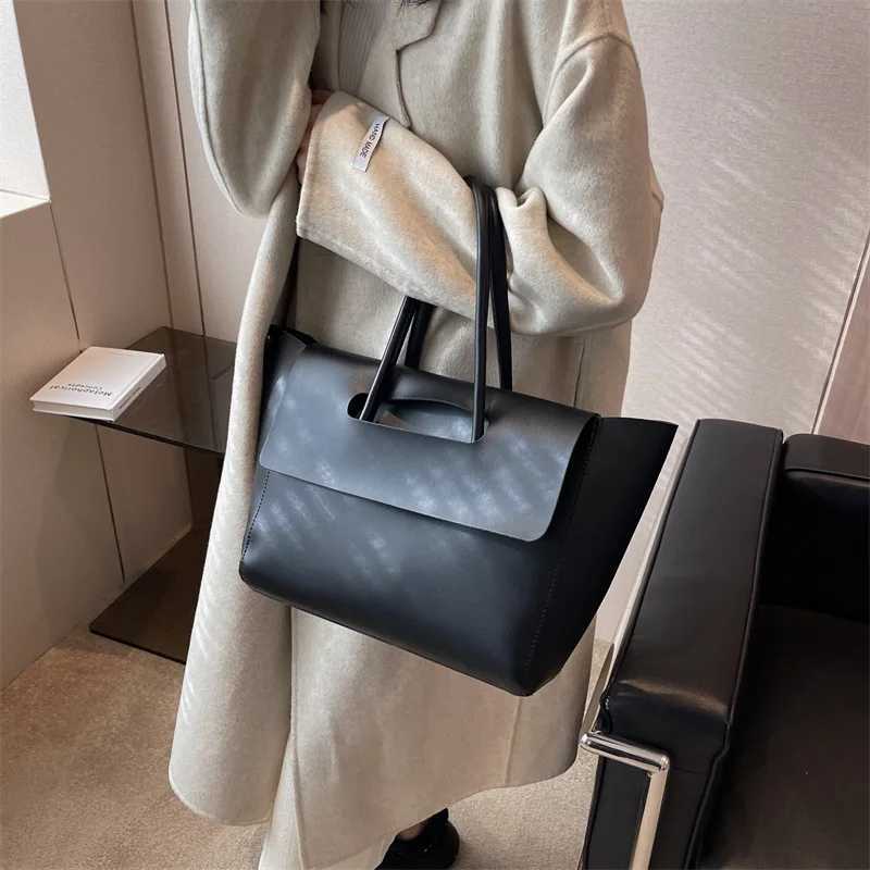 Fi Women Shoulder Bags 2023 New Large Capacity Handbags Simple Tote Bags Solid Color Famous Brand High Quality Bags XJ250605
