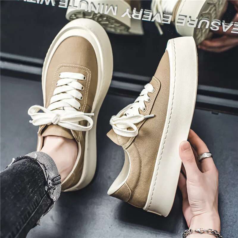 designer sneakers Fashion Solid Color Wear-resistant Board 2024 Spring Popular Man Casual Thick Soles Comfortable Anti-slip Mens Shoes