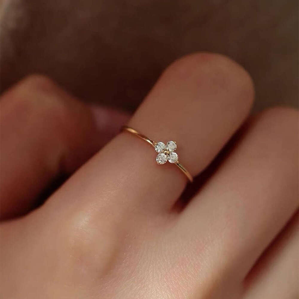 ring Designer Luxury rings Jewelry French Four Leaf Clover Micro Inlaid Zircon Ring for Women Niche Design, Unique and Trendy Festive birthday gift