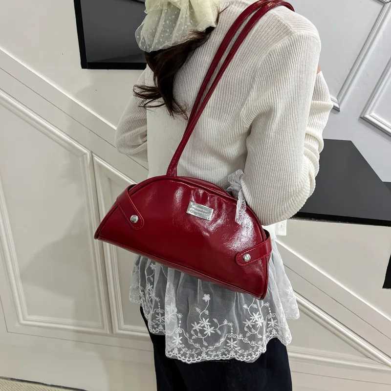 Solid Color Wen Shoder Shell Bag Lace Cmuter Versatile Ladies Underarm Bags Simple Portable Fem Purse Handbags Y251121