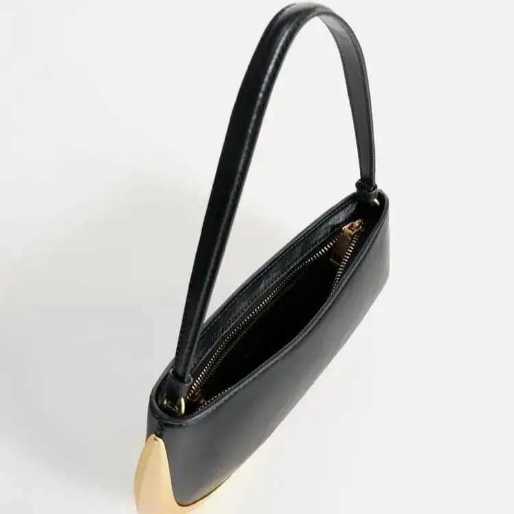 METAL DETAIL SHODER BAG Fiable Designer Shoder Handbags Luxury Top Handle Underarm Bag Perfect for ryday Style Y251121