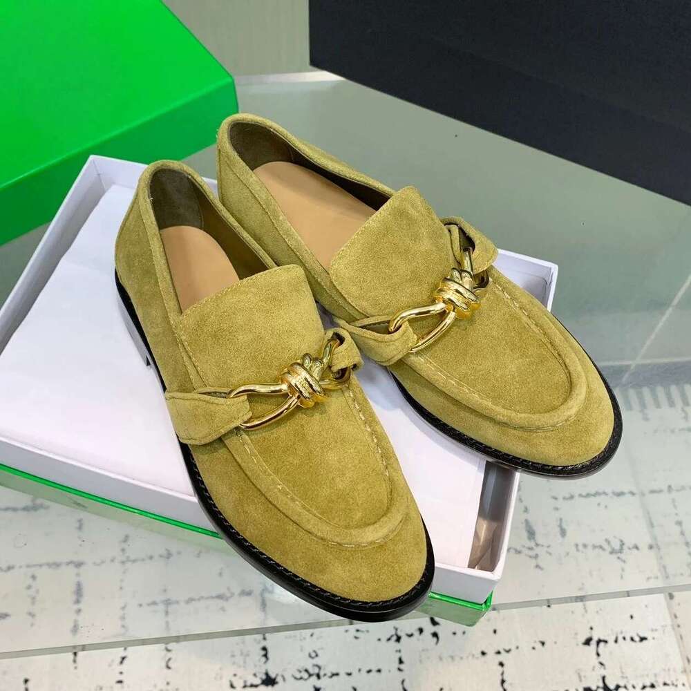 Top Quality 2025 New Style Metal Knot Buckle Calfskin Flat Loafer Small Leather Single-Layer Shoes Sapato Feminino
