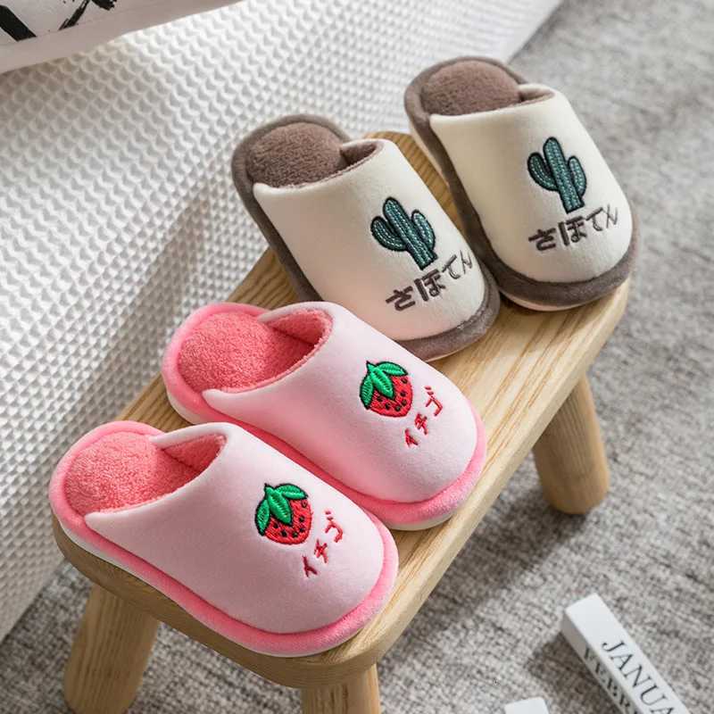 Kids Slippers Winter Warm Home Shoes New Children Fall and Winter Cotton Slippers Warm Thick Shoes For Girls and BoyW251121