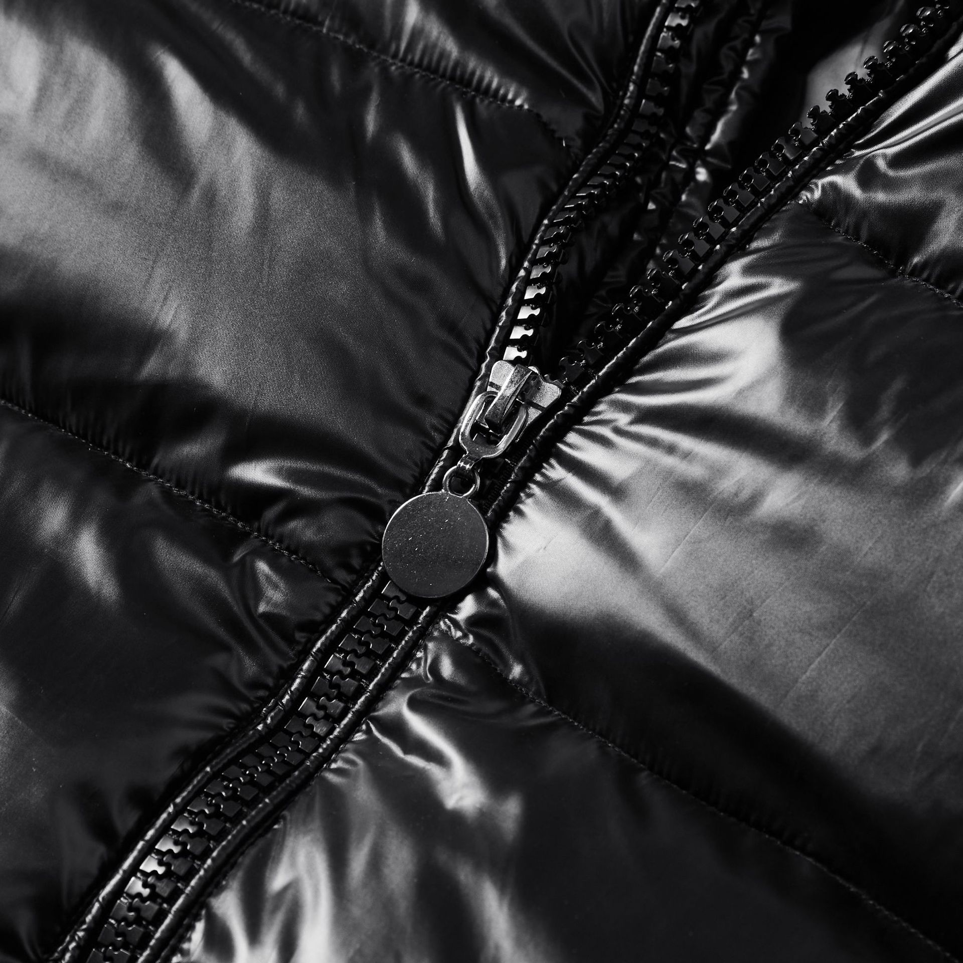 New Winter Warm Down Jacket Mens Fashion Bright Short Down Coat Outdoor Light Waterproof White Duck Down Hooded