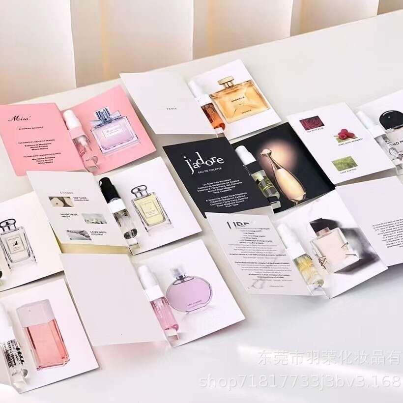 Designer perfume 2ml card perfume with spray fragrance pump portable durable fragrance travel portable fast delivery.