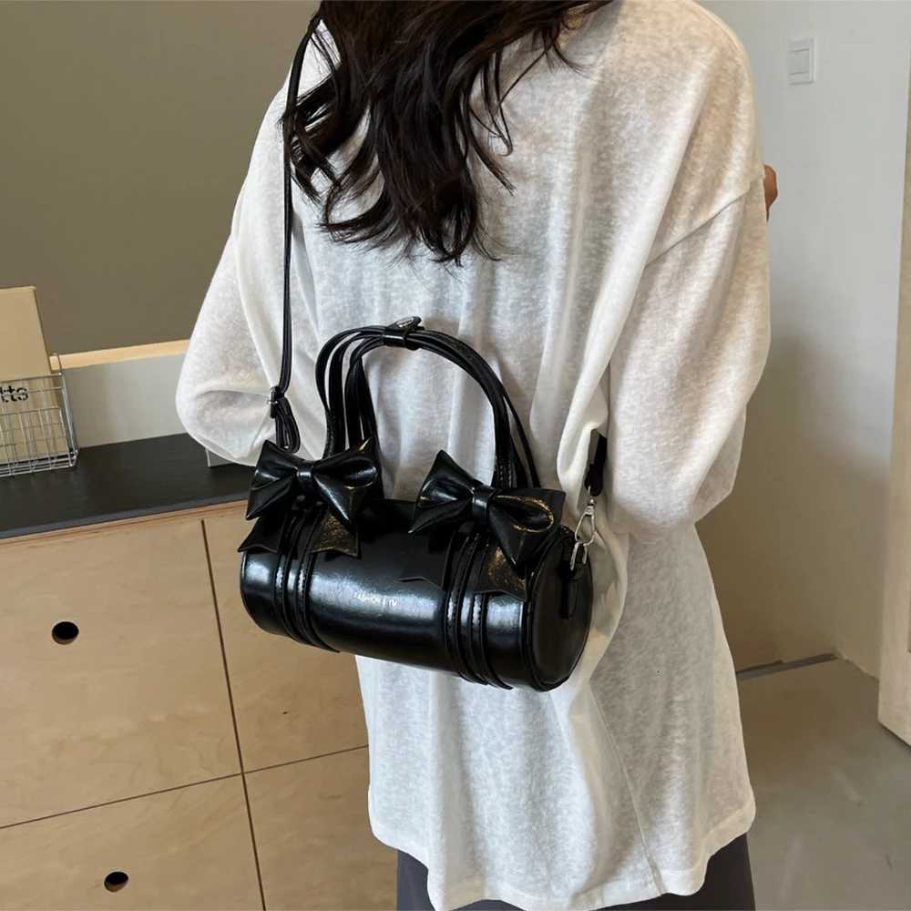 Fi Red Bow Bag for Wen 2024 Autumn New Single Shoder Underarm Bags Versatile Crossbody Handheld Cylinder Bag Y251121