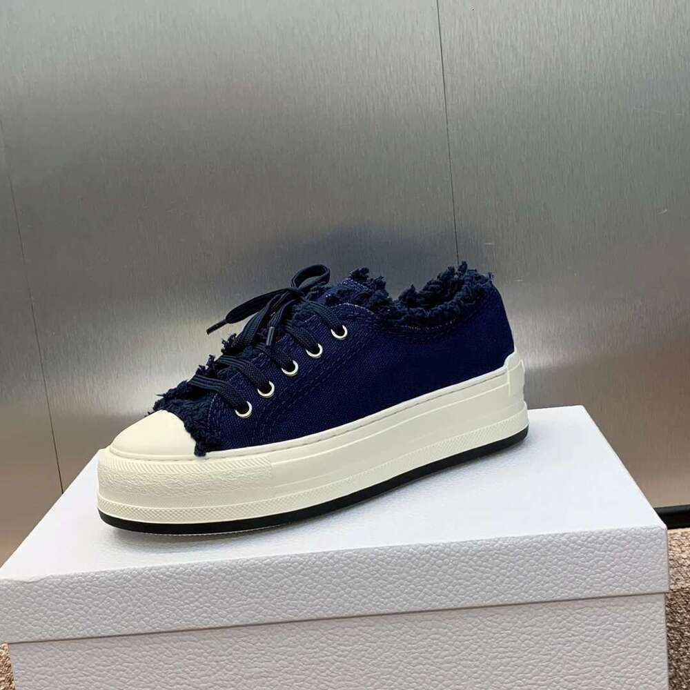 Women Size35-45 Canvas Couple Sneakers Flat Platform Sports Leisure Flats Solid Colors Designer Shoes atillas De Mujer