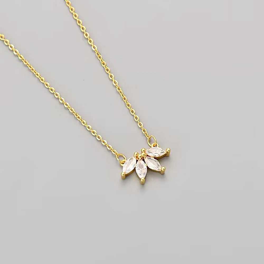 StainlESS Steel Horses eye Zircon Petal Necklaces for Women Choker Bijoux AccESSory Girl Party Jewelry GiftXJ251121