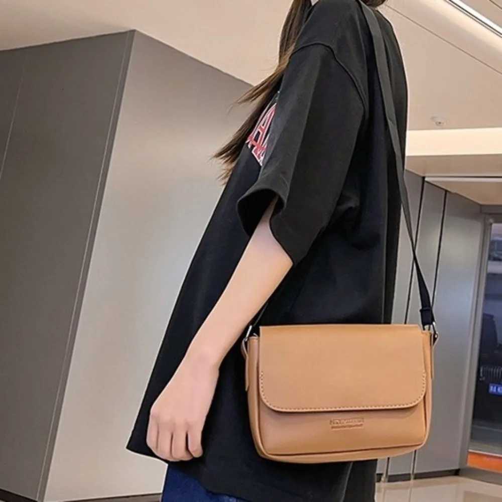 Square Mens Messenger Bag Solid Color Large Capacity PU Leather Shoulder Bag Adjustable Strap Minimalist Crossbody Bag OfficeT251121