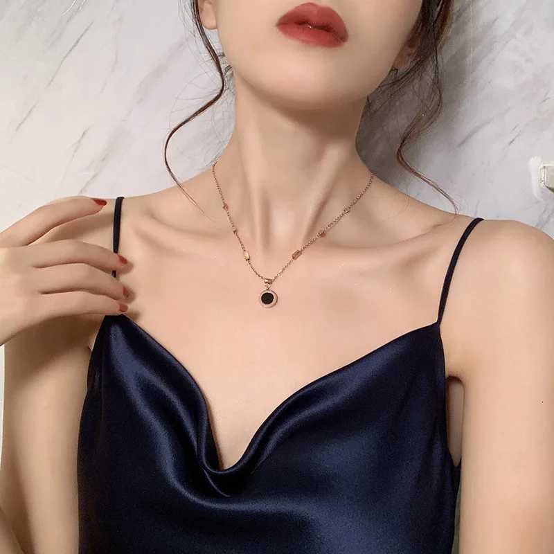 316L Stainless Steel 2-Color Roman Numeral Dial Shell Pendant Necklace For Women New Trend Girls Clavicle Chain Jewelry GiftsXJ251121
